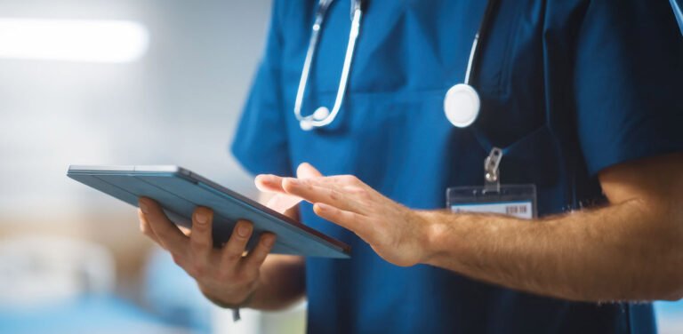 Why More Healthcare Teams Are Choosing iPads Over Laptops